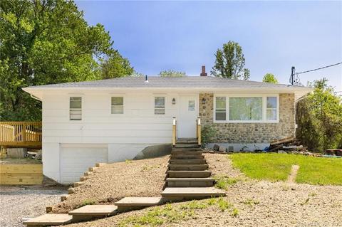 314 E Village Rd, Shelton, CT 06484