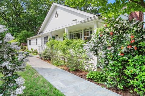 3 Pheasant Ct, Norwalk, CT 06854