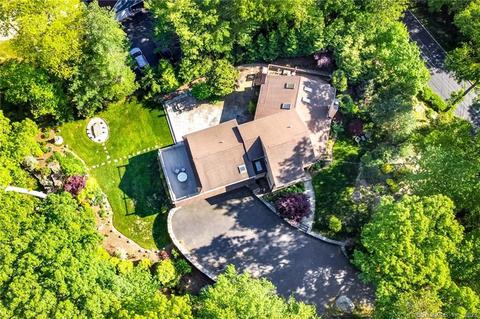 28 Briar Woods Trl, Stamford, CT 06903