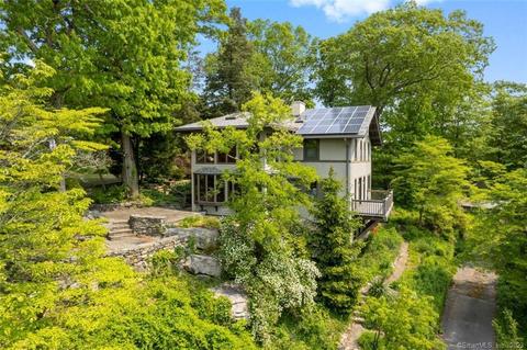 3 Northwood Rd, Quaker Hill, CT 06375