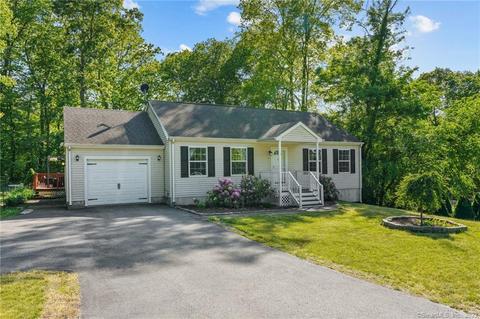 61 High Meadow Dr, Plainfield, CT 06374