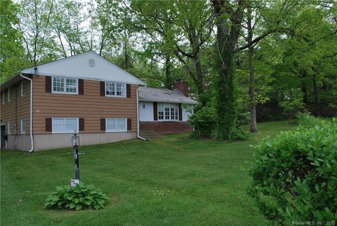 15 North Rd, Woodbury, CT 06798