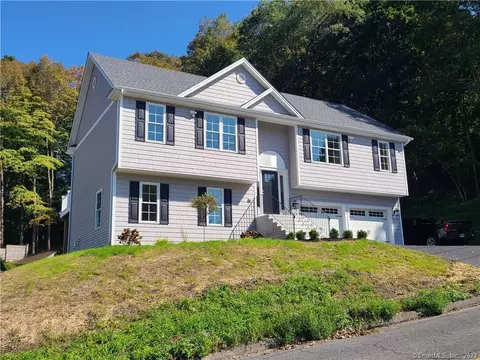 40 Judd Ave, Bethel, CT 06801
