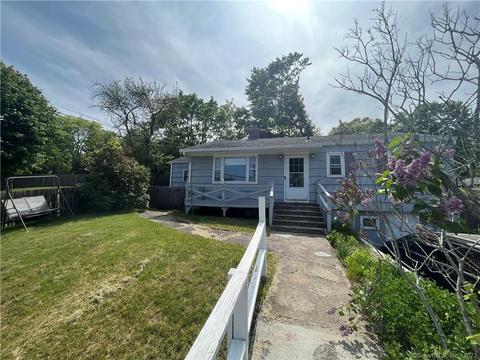 594 Vauxhall St Ext, Waterford, CT 06385