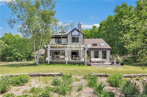 638 Judd Rd, Monroe, CT 06468