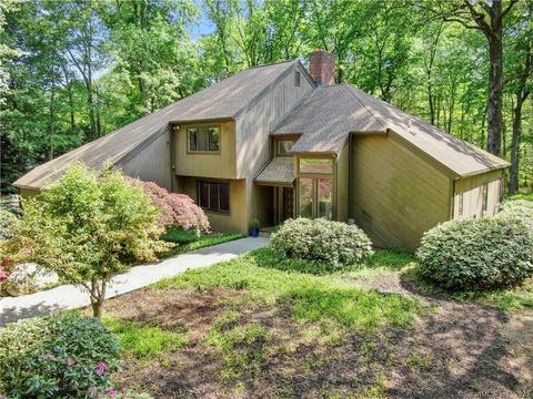 10 John Applegate Rd, Redding, CT 06896