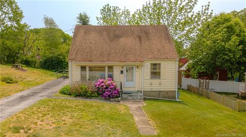 47 Hynes Ave, Groton, CT 06340