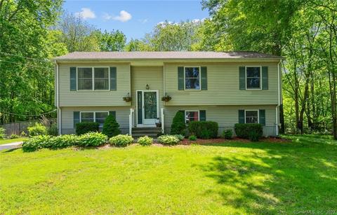 1306 Old Colchester Rd, Montville, CT 06370