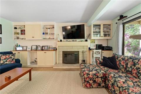 108 Heritage Vlg #B, Southbury, CT 06488