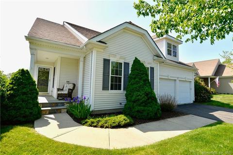 186 Country Club Dr #186, Oxford, CT 06478