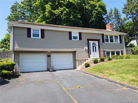 15 Broadview St, Newington, CT 06111
