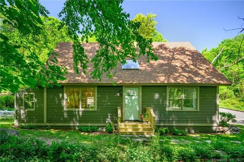 44 100 Acres Rd, Newtown, CT 06470