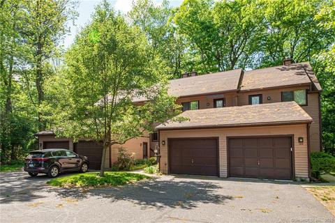 122 Wynwood Dr #122, Enfield, CT 06082