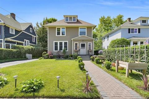 77 4th St, Meriden, CT 06451