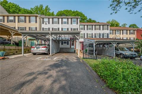 20 Rising Trail Dr #20A, Middletown, CT 06457