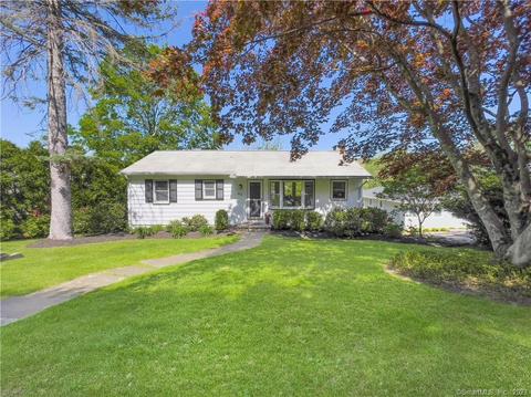 42 N Lake Shore Dr, Brookfield, CT 06804