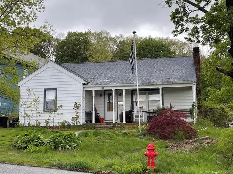 82 S 2nd Ave, Norwich, CT 06380