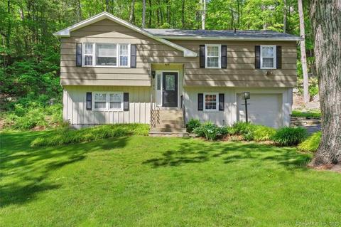8 Marldon Rd, Brookfield, CT 06804