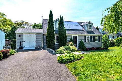 40 Fleetwood Dr, Danbury, CT 06810