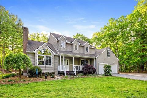 7 Pine Knl, Chester, CT 06412