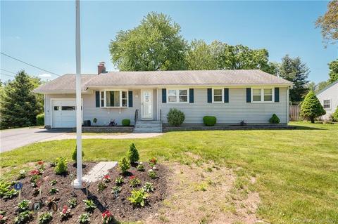 86 Fernwood Dr, Rocky Hill, CT 06067