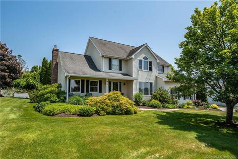 13 Meadow Rd, Cromwell, CT 06416