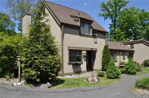 66 Heritage Vlg #A, Southbury, CT 06488