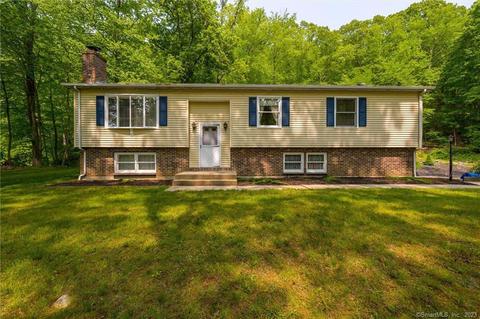 110 Lakeview Dr, Preston, CT 06365