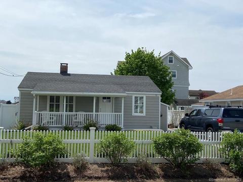 38 Hammock Pkwy, Clinton, CT 06413