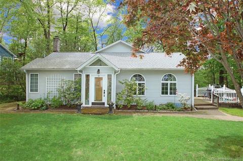 20 Paul St, Danbury, CT 06810