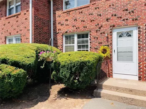 125 Main St #E, Manchester, CT 06042