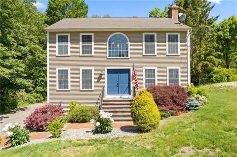 13 Sipples Hill Rd, Moodus, CT 06469