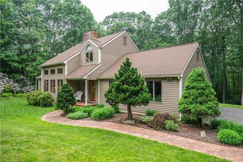 136 Deer Run, Burlington, CT 06013