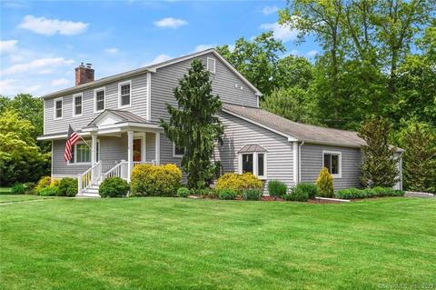 6 Lisa Ln, Norwalk, CT 06851
