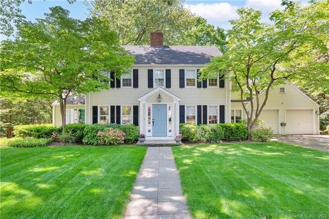 11 Harvest Ln, West Hartford, CT 06117