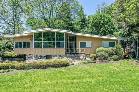 50 Cedar Woods Ln, Fairfield, CT 06825