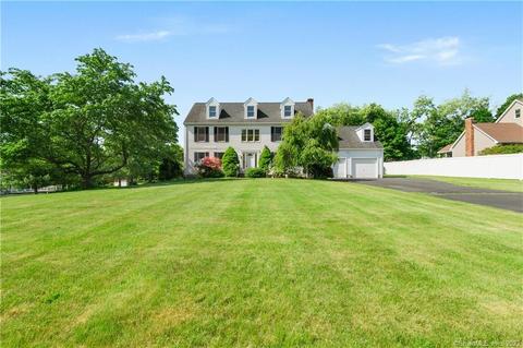 6 Mcmahon Ln, North Branford, CT 06471