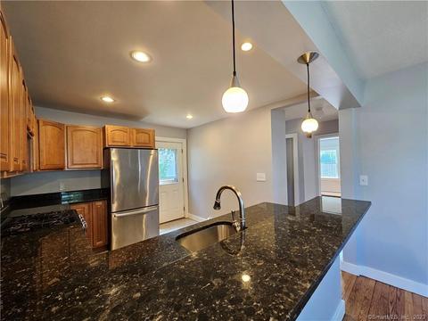 38 Deepwood Dr, Manchester, CT 06040