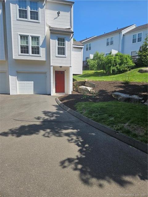 380 Hitchcock Rd #91, Waterbury, CT 06705