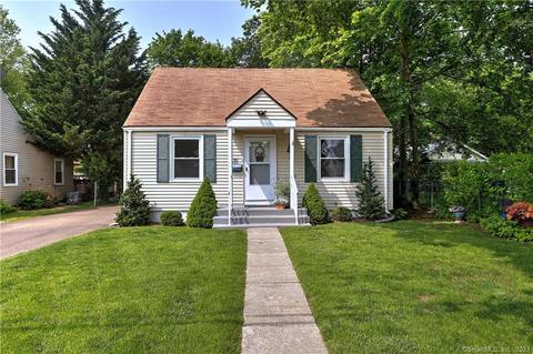 30 Summit Ave, East Haven, CT 06512