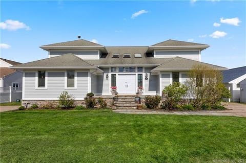 80 E Shore Dr, East Lyme, CT 06357