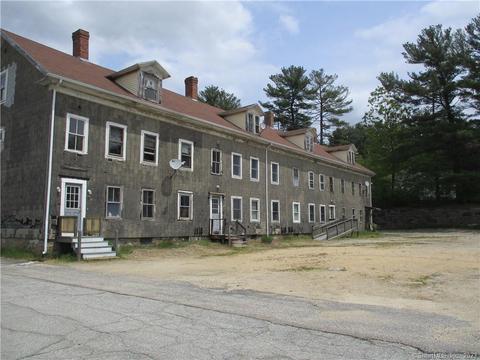15 Market Ln, Thompson, CT 06255