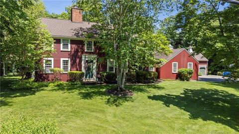8 Country Club Dr, Simsbury, CT 06092
