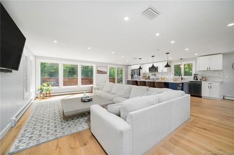 108 Hurlburt St, Glastonbury, CT 06033