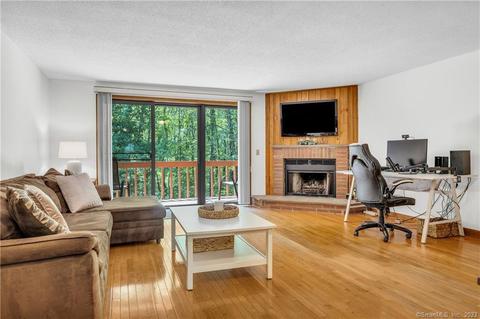 32 Upper Pattagansett Rd #9, East Lyme, CT 06333