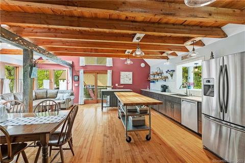 28 Damon Heights Rd # b, East Lyme, CT 06357