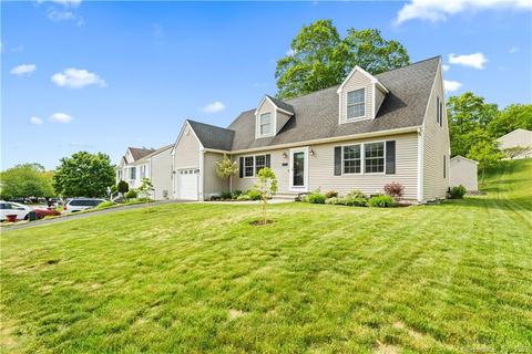181 Deerfield Ridge Dr, Groton, CT 06355