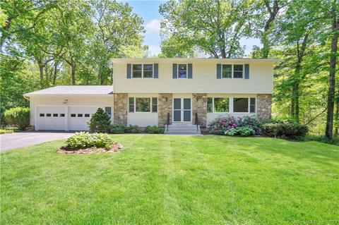 102 Fairview Dr, South Windsor, CT 06074