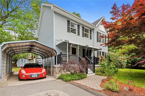 92 E Shore Blvd, Unionville, CT 06085