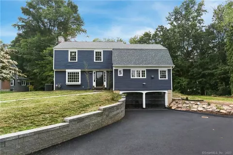 26 Richmond Ln, West Hartford, CT 06117
